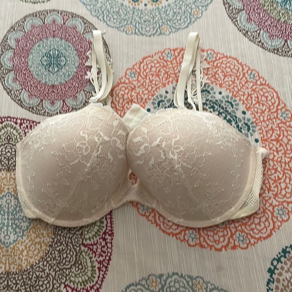 ADORE ME LACE PUSH UP BRA S: 38D NEW WITHOUT TAGS